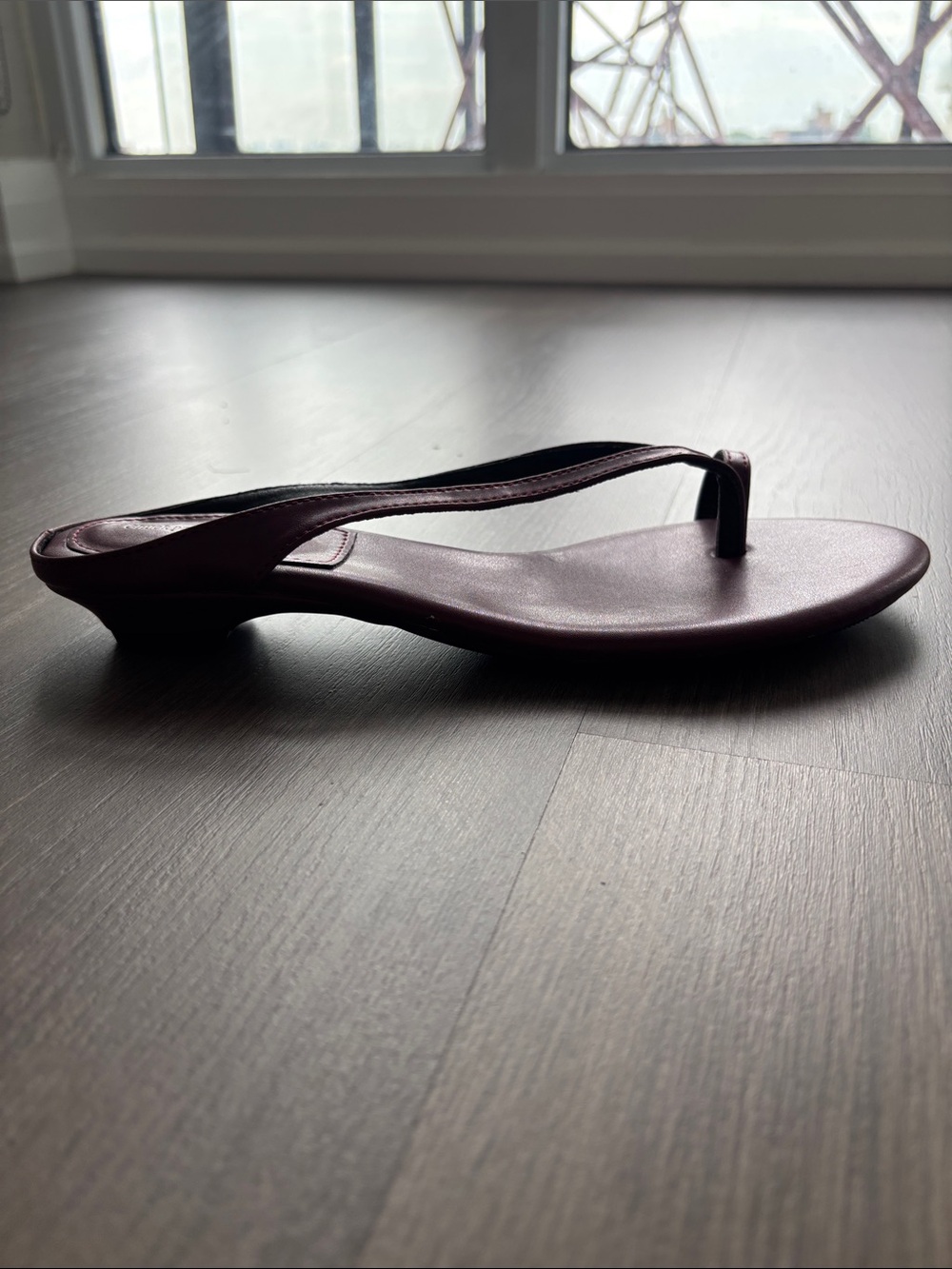 Commense Women's Burgundy Toe-Loop Slide Sandal - Picture 3 of 3